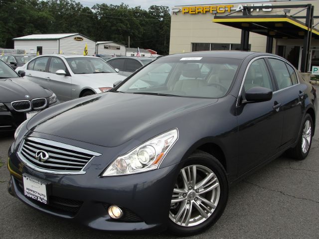 2010 Infiniti G37x S Cabriolet 2D