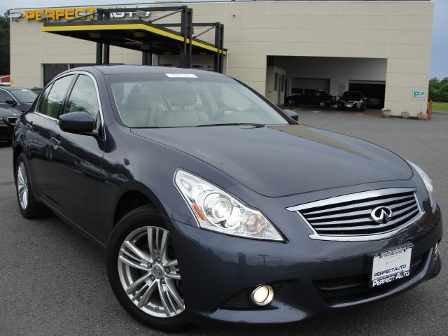 2010 Infiniti G37x S Cabriolet 2D