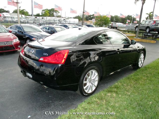 2011 Infiniti G37x S Cabriolet 2D