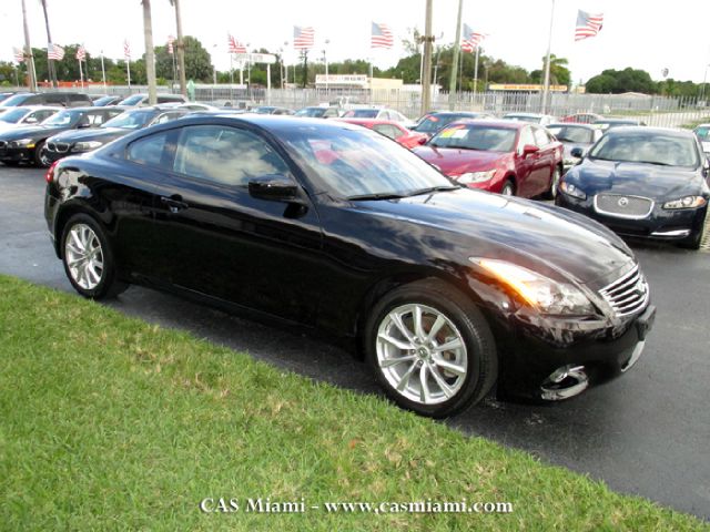 2011 Infiniti G37x S Cabriolet 2D