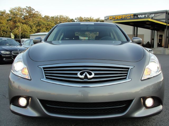 2011 Infiniti G37x S Cabriolet 2D