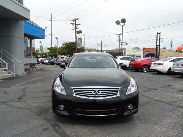2011 Infiniti G37x S Cabriolet 2D