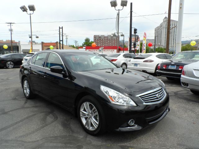 2011 Infiniti G37x S Cabriolet 2D