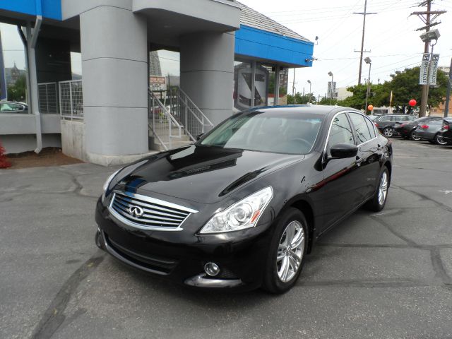 2011 Infiniti G37x S Cabriolet 2D