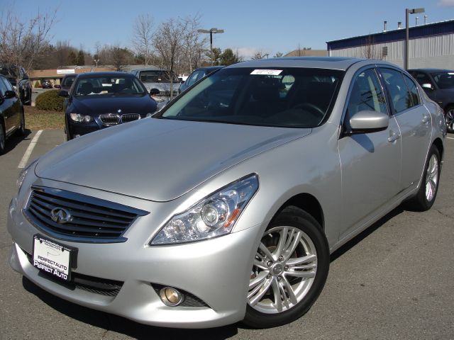 2011 Infiniti G37x S Cabriolet 2D