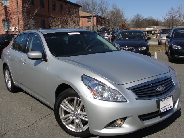 2011 Infiniti G37x S Cabriolet 2D