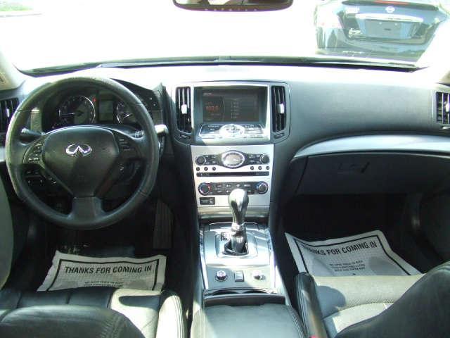 2011 Infiniti G37x SW2