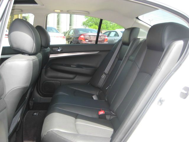 2012 Infiniti G37x CREW CAB RTL W/leather