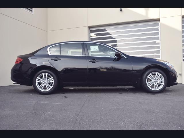 2013 Infiniti G37x SW2