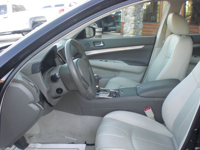 2013 Infiniti G37x CREW CAB RTL W/leather