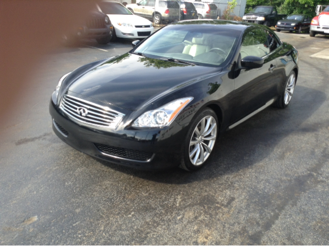 2010 Infiniti G Convertible Base