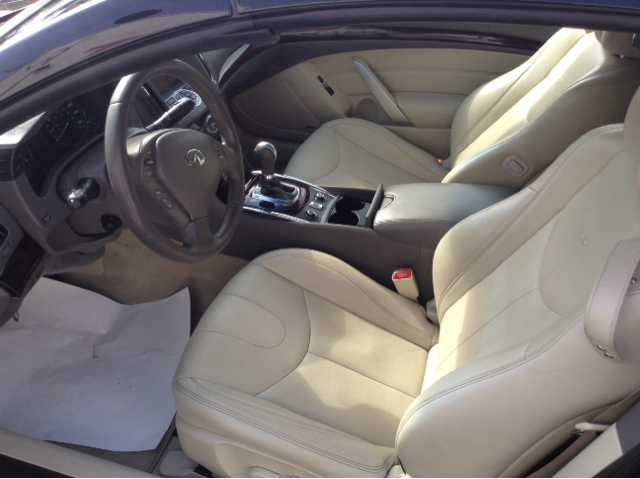 2010 Infiniti G Convertible Base