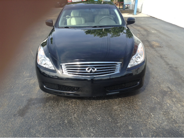 2010 Infiniti G Convertible Base