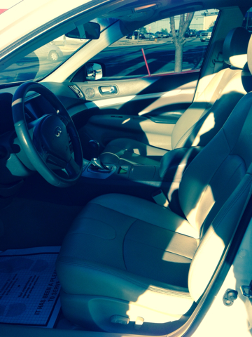 2009 Infiniti G Sedan 2006 Nissan SE