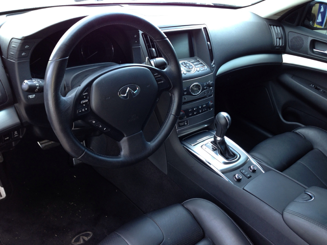 2010 Infiniti G Sedan S Cabriolet 2D
