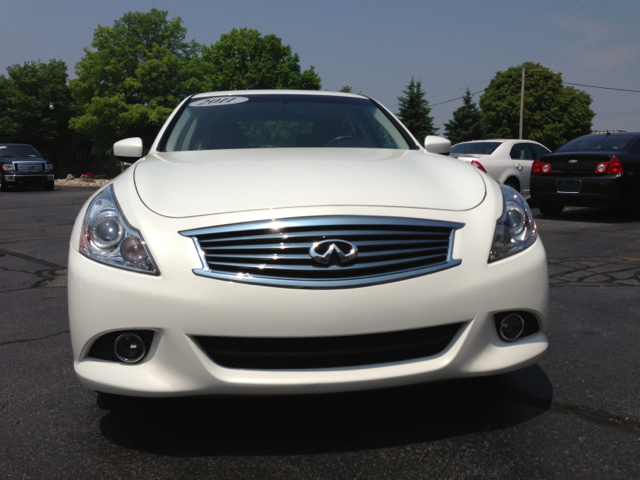 2011 Infiniti G Sedan S Cabriolet 2D