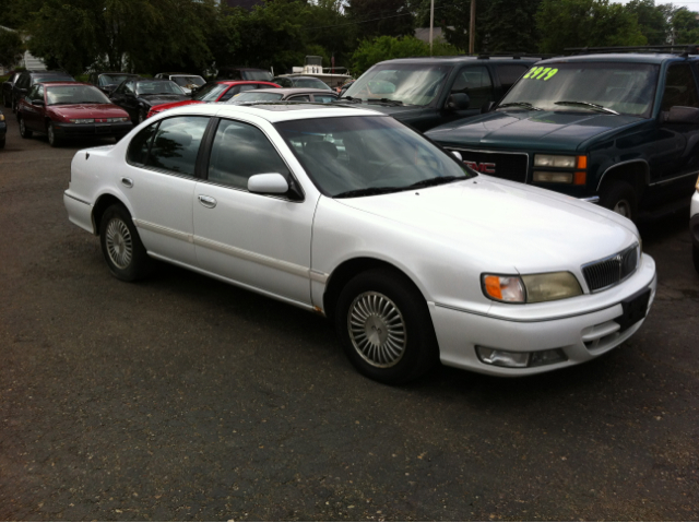 1996 Infiniti I30 Base