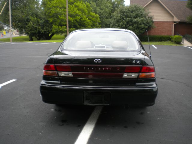 1996 Infiniti I30 Base