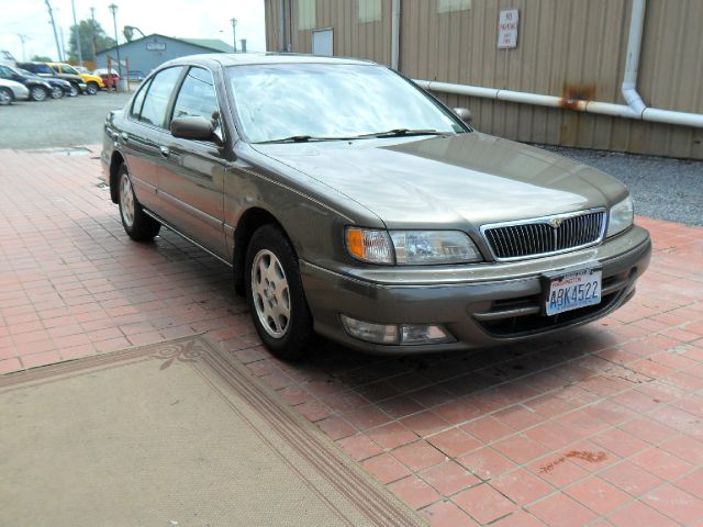 1999 Infiniti I30 Base