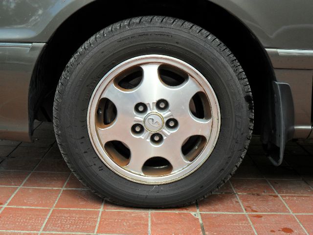 1999 Infiniti I30 Base