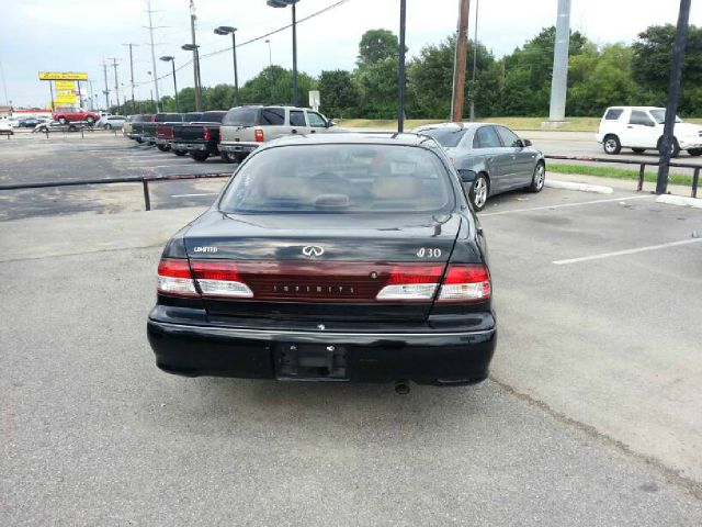 1999 Infiniti I30 SLT 25