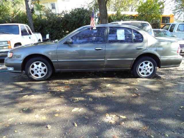 1999 Infiniti I30 Base