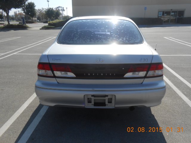 1999 Infiniti I30 SLT 25