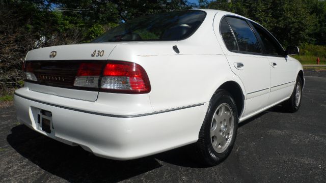 1999 Infiniti I30 Unknown