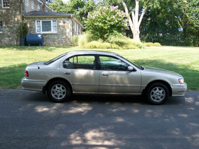 1999 Infiniti I30 SLT 25