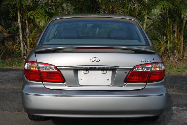 2000 Infiniti I30 3.5