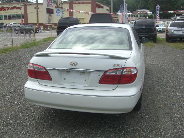 2000 Infiniti I30 3.5