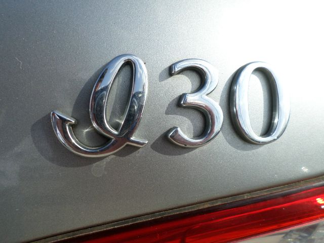 2000 Infiniti I30 Coupe