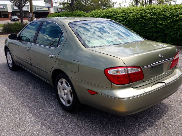 2000 Infiniti I30 L.T. 4-w.d. 5.3L