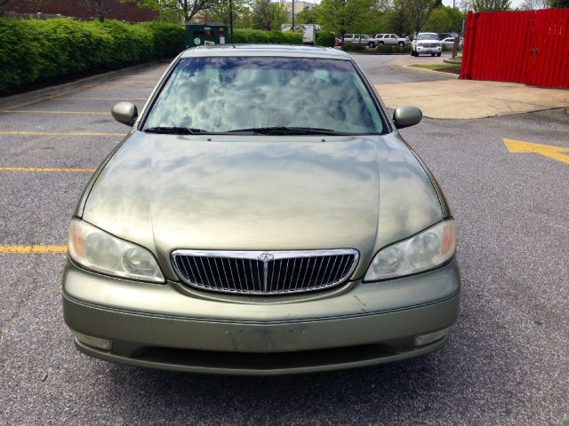 2000 Infiniti I30 L.T. 4-w.d. 5.3L