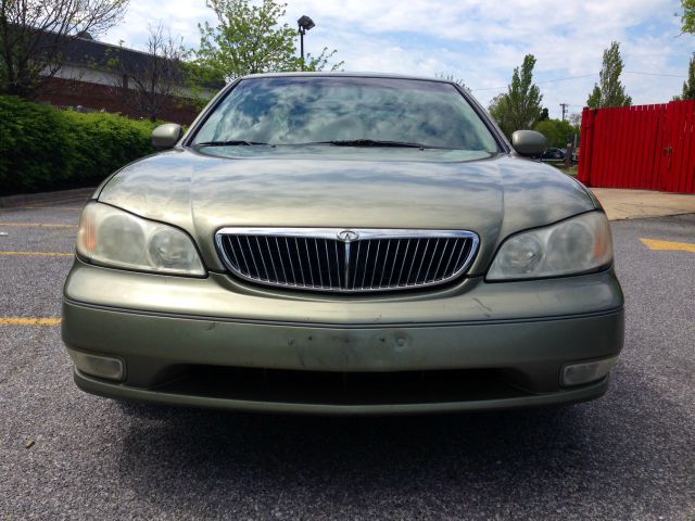 2000 Infiniti I30 L.T. 4-w.d. 5.3L