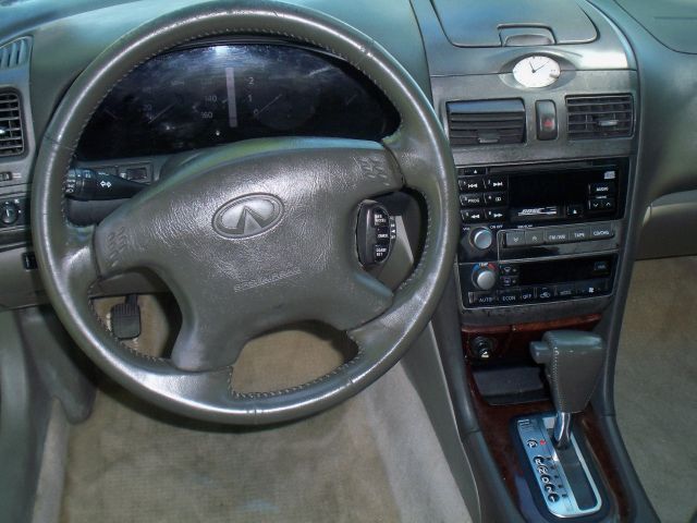 2000 Infiniti I30 Coupe