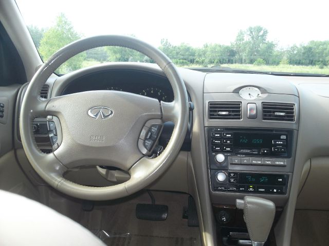 2001 Infiniti I30 Coupe