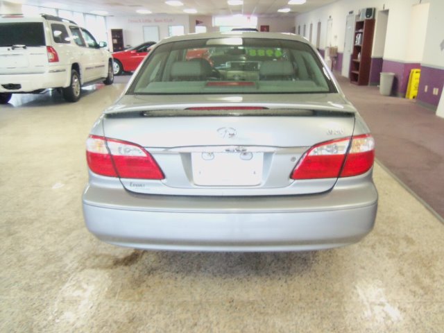 2001 Infiniti I30 Coupe