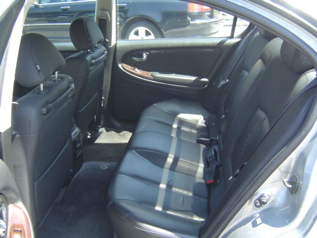 2001 Infiniti I30 Base