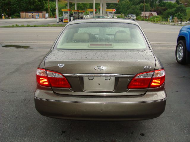 2001 Infiniti I30 Coupe