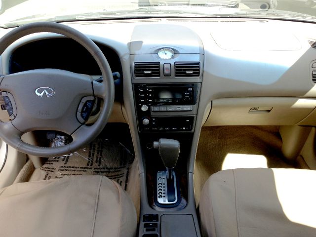 2001 Infiniti I30 LE Clean Car Fax Priced To Go