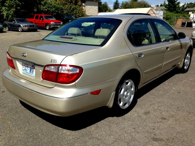 2001 Infiniti I30 LE Clean Car Fax Priced To Go