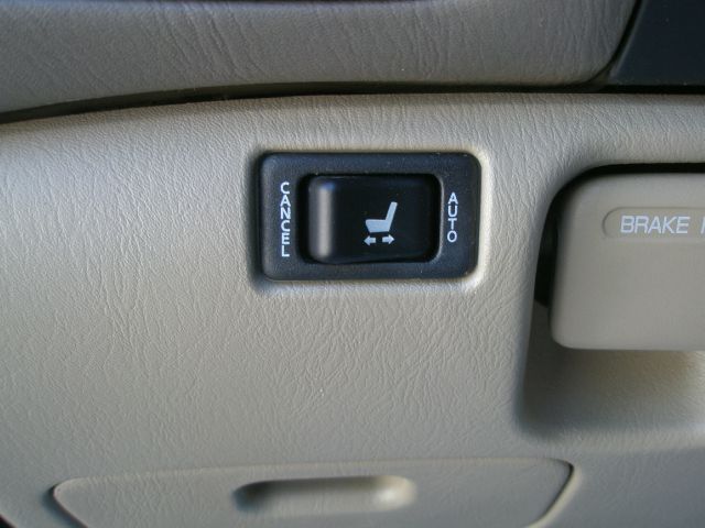 2001 Infiniti I30 Coupe