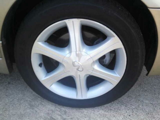 2002 Infiniti I35 Base