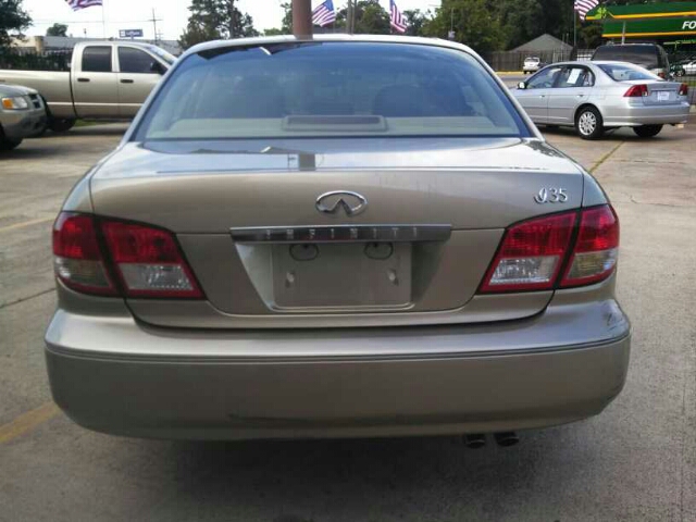2002 Infiniti I35 Base