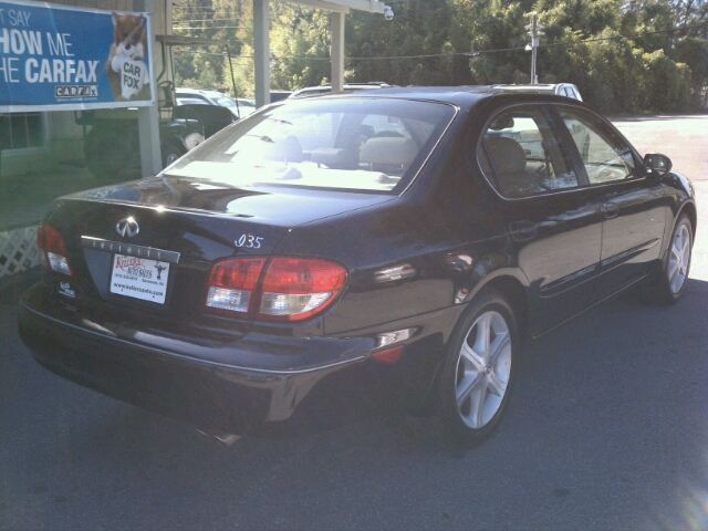2002 Infiniti I35 Base