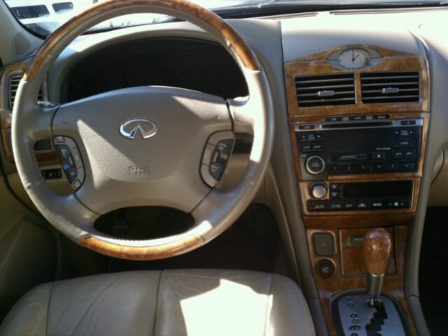 2002 Infiniti I35 Base