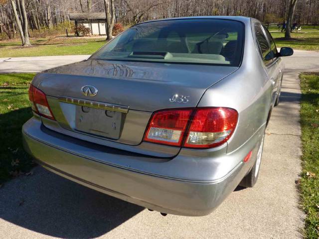 2003 Infiniti I35 Base