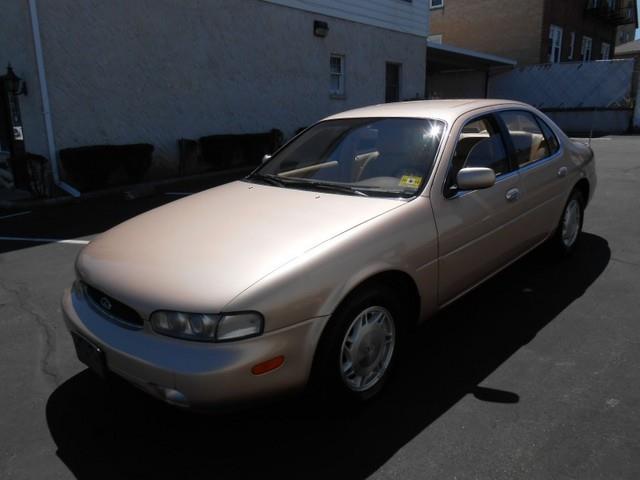1993 Infiniti J30 GLS AWD SUV
