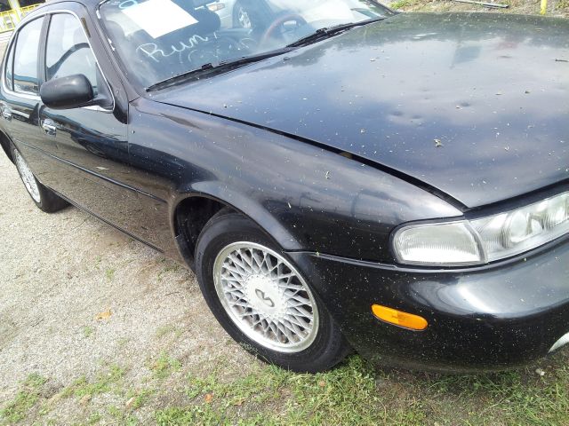 1993 Infiniti J30 Base
